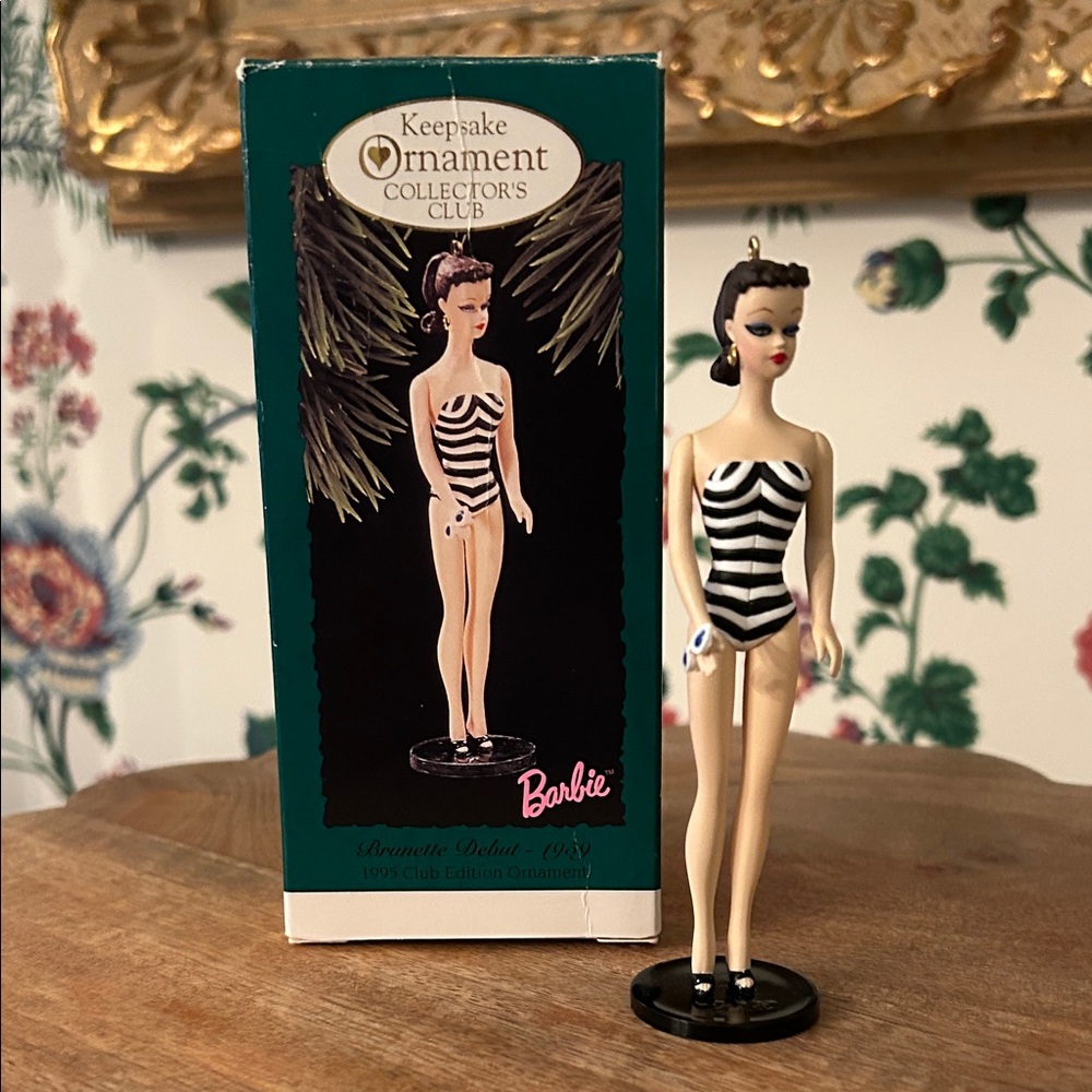 Hallmark 1995 brunette Barbie keepsake Ornament